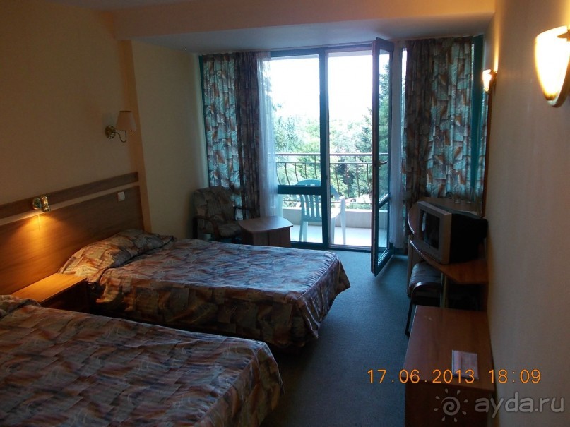 Отель очень понравился, отличная еда и обслуживание, 2 прекрасных чистых басссейна, много зелени.