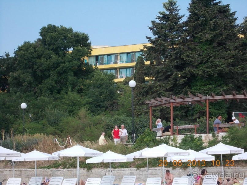 Отель очень понравился, отличная еда и обслуживание, 2 прекрасных чистых басссейна, много зелени.