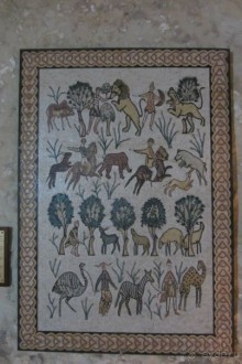 Красивая церковь с интересным подземным музеем