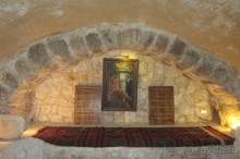 Красивая церковь с интересным подземным музеем