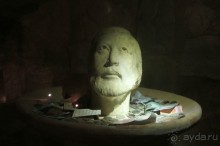 Красивая церковь с интересным подземным музеем