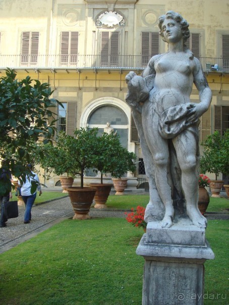 Palazzo Medici Riccardi - достойно посещения.
