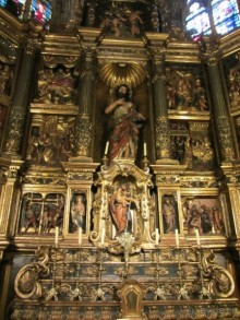 Catedral de la Santa Cruz y Santa Eulalia - главный собор Барселоны.