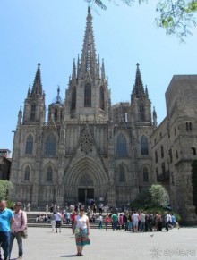 Catedral de la Santa Cruz y Santa Eulalia - главный собор Барселоны.