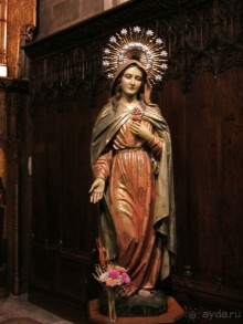 Catedral de la Santa Cruz y Santa Eulalia - главный собор Барселоны.