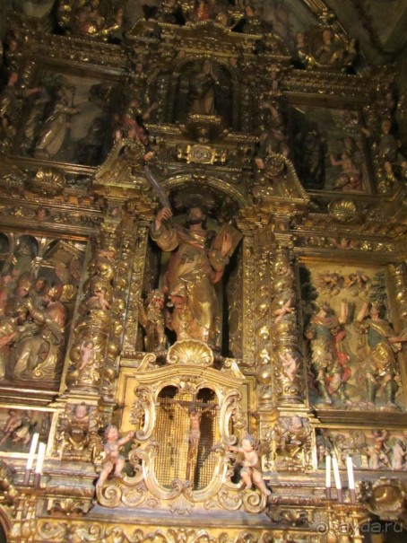 Catedral de la Santa Cruz y Santa Eulalia - главный собор Барселоны.