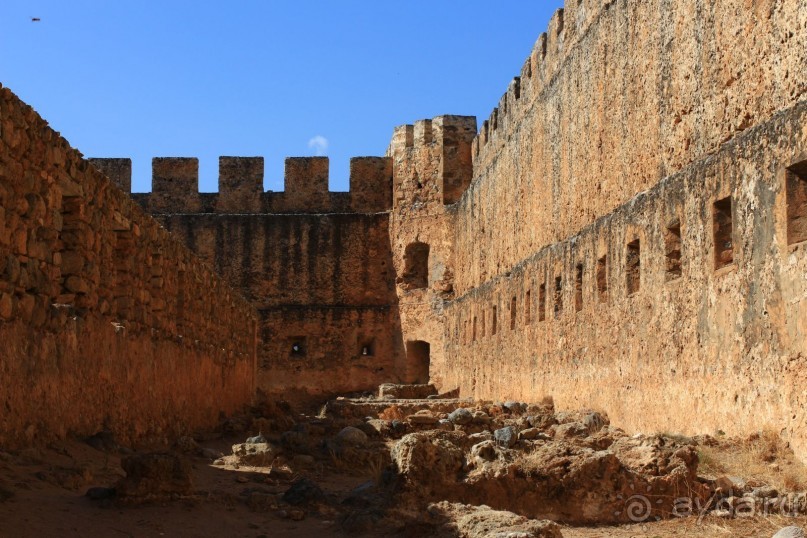 Крит в октябре.