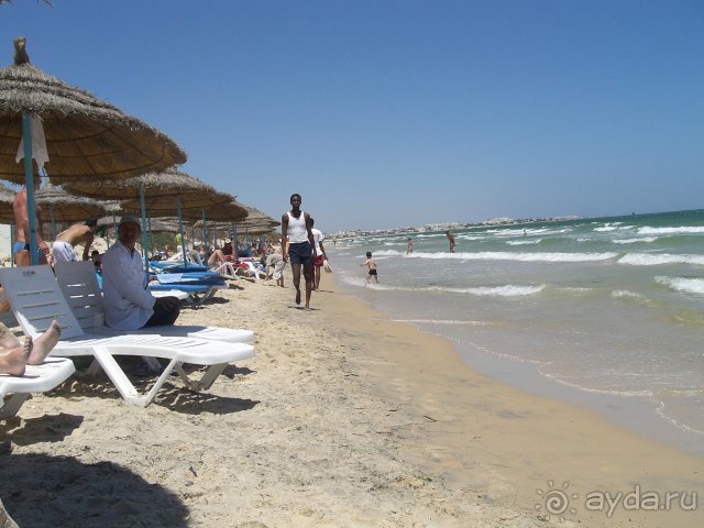 Их узенький пляжик