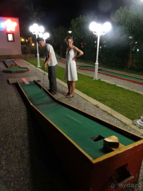 Мини-гольф на территории отеля