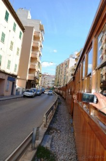 Поезд а-ля Дикий Запад на городок Сольер