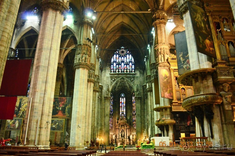 Милан. Внутри Кафедрального собора