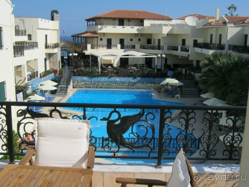 Твердая четверка - отель портит только наличие соотечественников, орущих по ночам яблоки на снегу