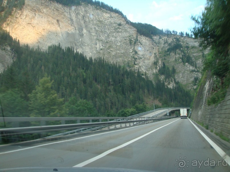 Отлично! Номера, ресторан, расположение и окружение метро рядом и персонал