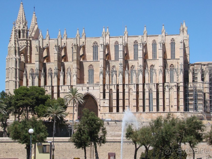 Отель простой без каких либо изысков.Как говорится-только переночевать,не более того.