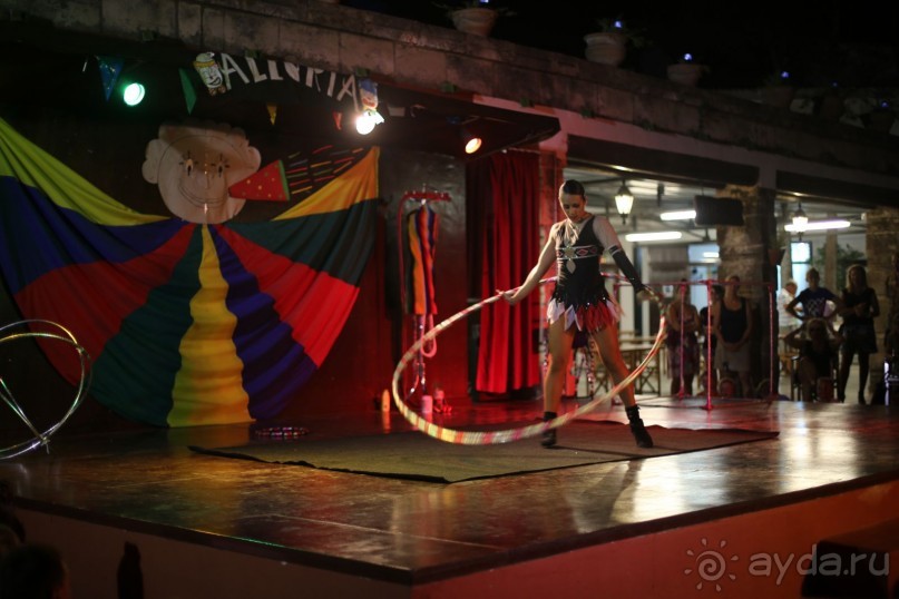 Семейный отель с отличным пляжем и кухней