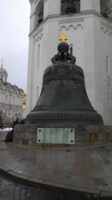 Здесь как было, так и ныне – сердце всей Руси святой, Здесь стоят ее святыни за кремлевскою стеной!