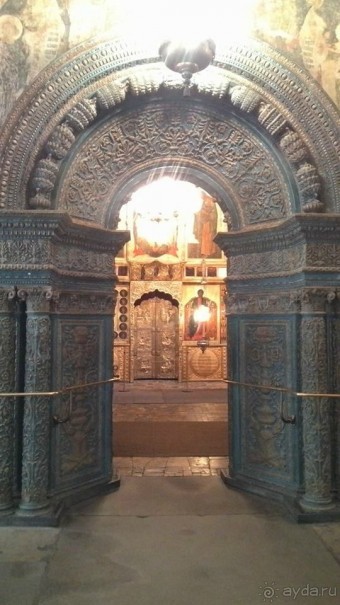 Здесь как было, так и ныне – сердце всей Руси святой, Здесь стоят ее святыни за кремлевскою стеной!