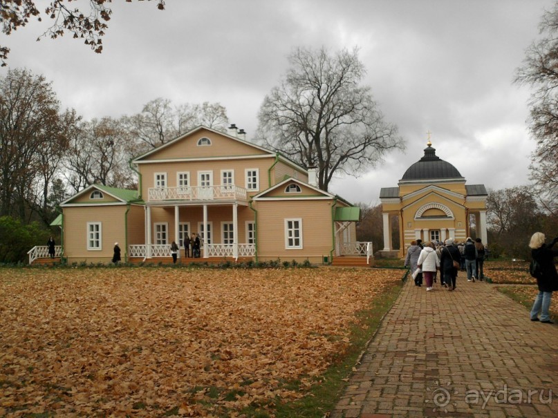 Родные все места: высокий барский дом...