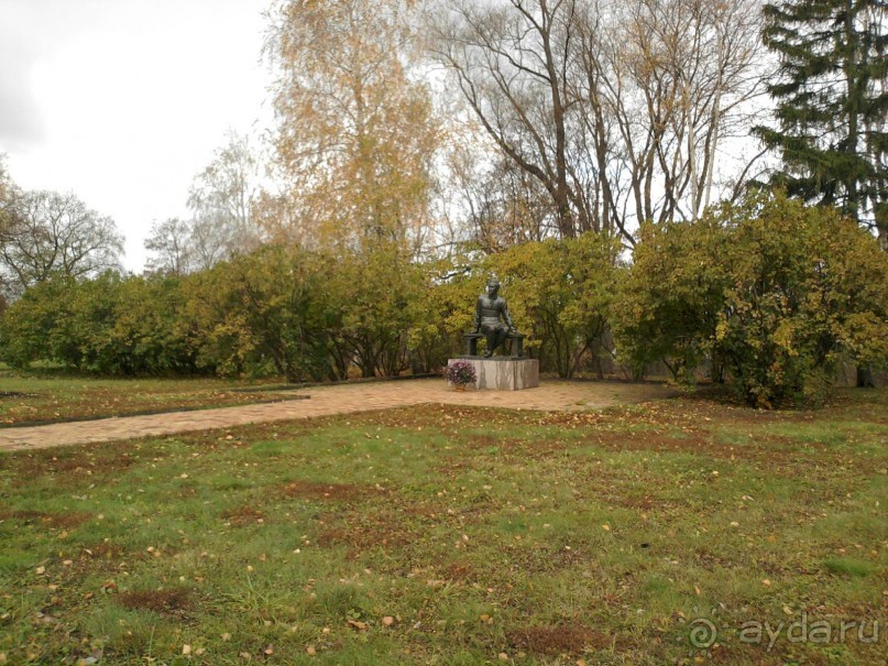 Родные все места: высокий барский дом...