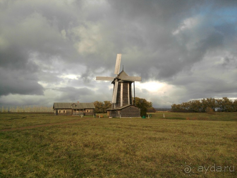 Родные все места: высокий барский дом...