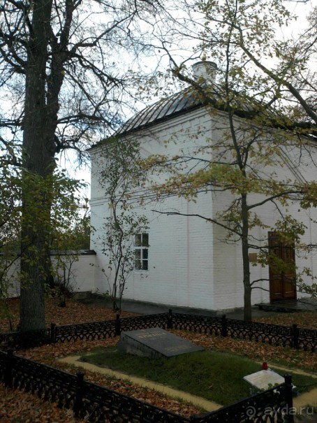 Родные все места: высокий барский дом...