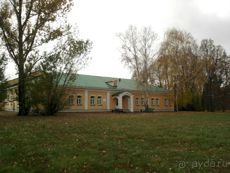 Родные все места: высокий барский дом...