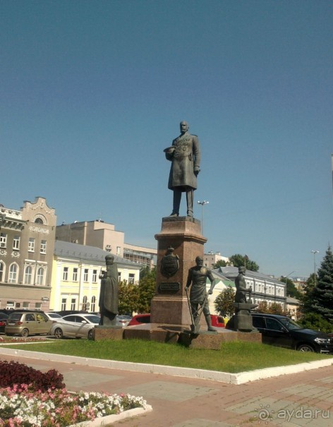 «…В деревню, к тетке, в глушь, в Саратов…»