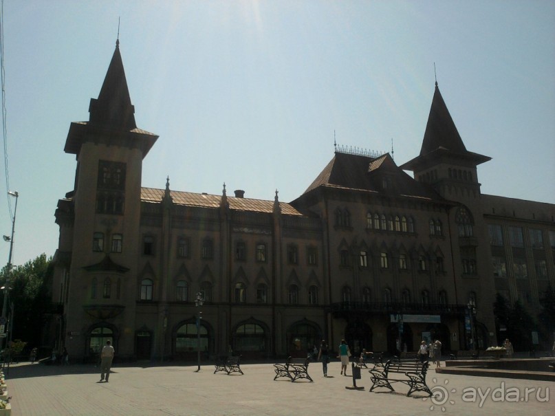 «…В деревню, к тетке, в глушь, в Саратов…»