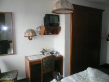 vid s drugoj storoni etoj ze komnati