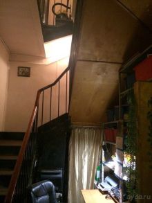 Атмосферное пыльное местечко с собственным закрытым двором