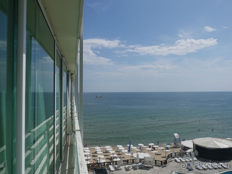 Вид с маленького балкона