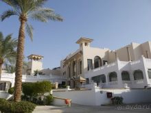 Просторный, спокойный и немного пошарпанный отель