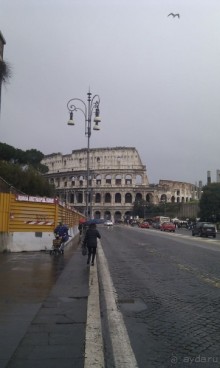 Многолюдный...