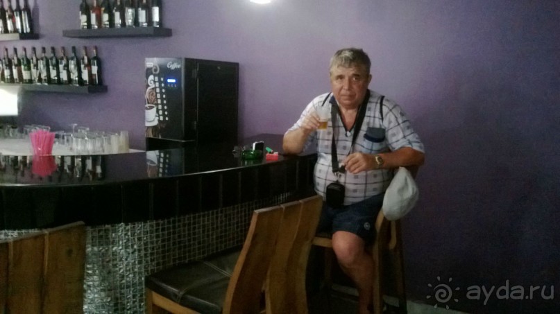 в баре отеля