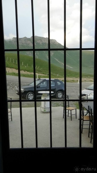 "Сидим за решёткой в харчевне сухой..."