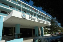 Вход в отель.