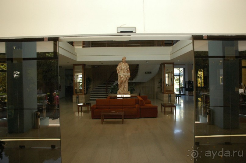 Фоей отеля. Фоей отеля.