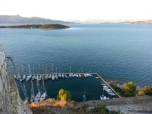 Корфу.  Весь покрытый зеленью... абсолютно весь..