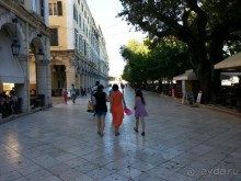 Корфу.  Весь покрытый зеленью... абсолютно весь..