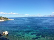 Корфу.  Весь покрытый зеленью... абсолютно весь..