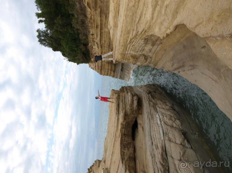 Корфу.  Весь покрытый зеленью... абсолютно весь..