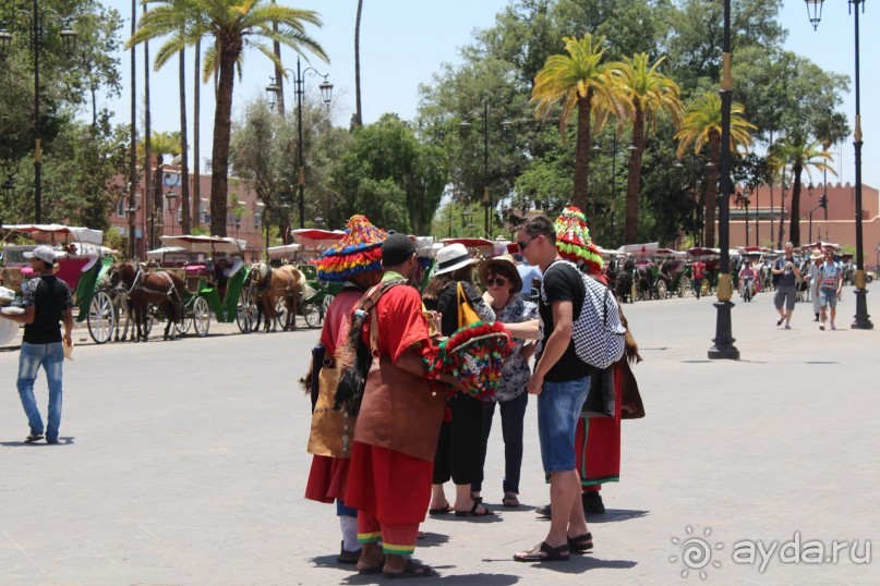 Полщадь Джемма эль Фна (тайное фото) водоносы