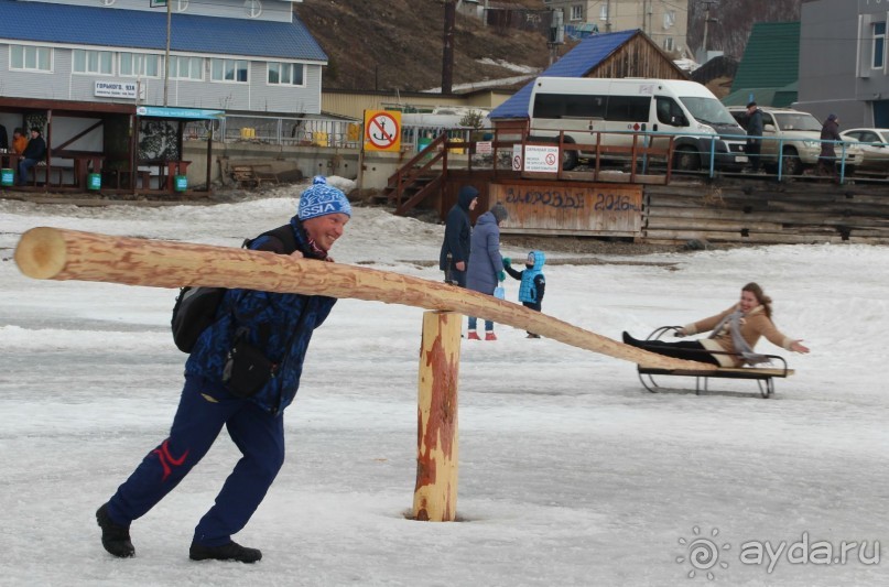 Пока Байкал закован в лёд
