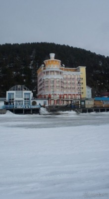 Пока Байкал закован в лёд