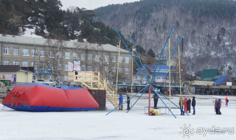 Пока Байкал закован в лёд