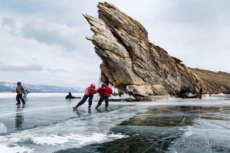В марте на Байкале проводился открытый чемпионат на коньках (фото не мое)