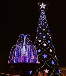 Главная новогодняя елка Иркутска и фонтан при ней