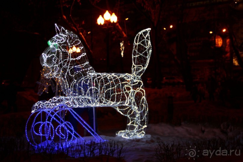 То ли бабр, то ли кот, а во рту у него соболь (для сведения)!