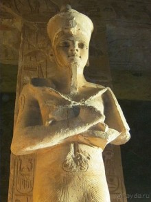 Храмы Рамзеса II и его супруги Нефертари в Абу Симбел.