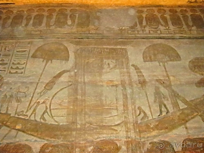 Храмы Рамзеса II и его супруги Нефертари в Абу Симбел.